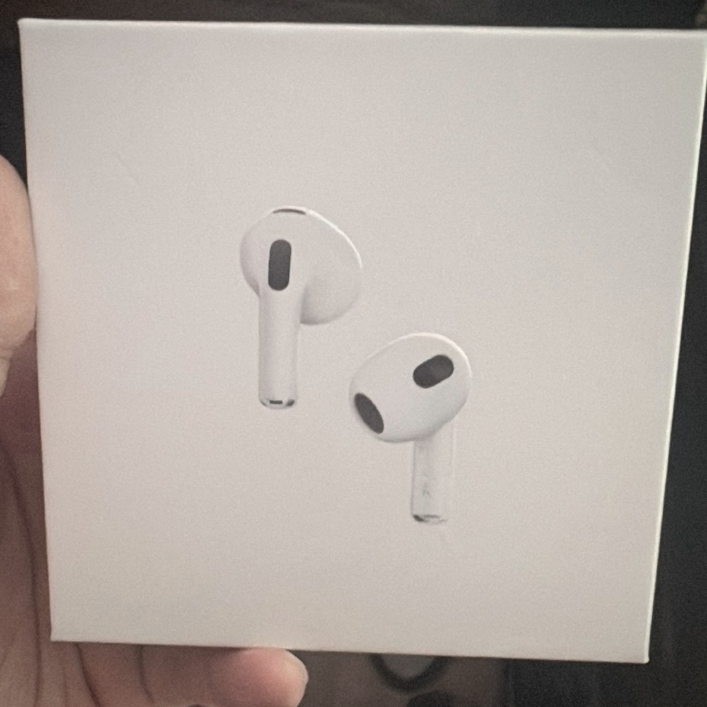 AirPod Gen 3